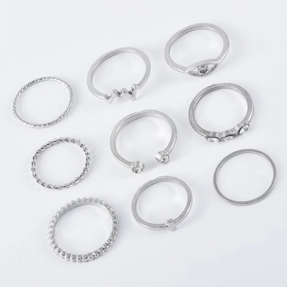3/$30 🤍 Dainty Ring Set